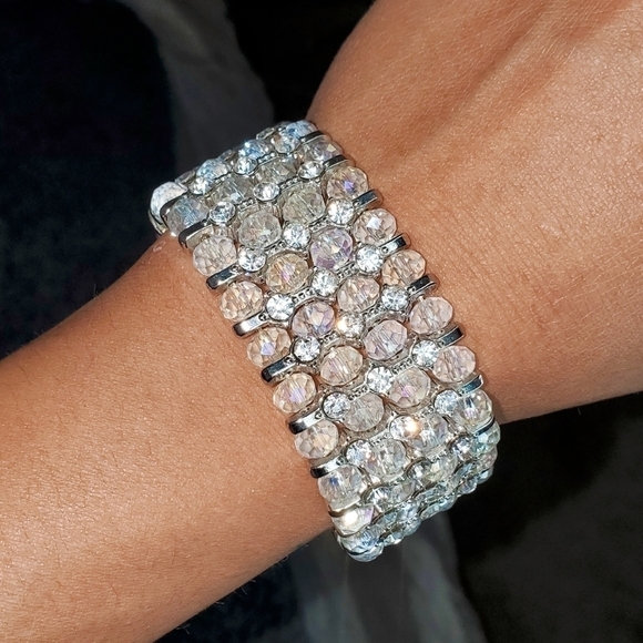 Rhinestone, Crystal Bead stretchy Bracelet, 1" - Picture 4 of 12